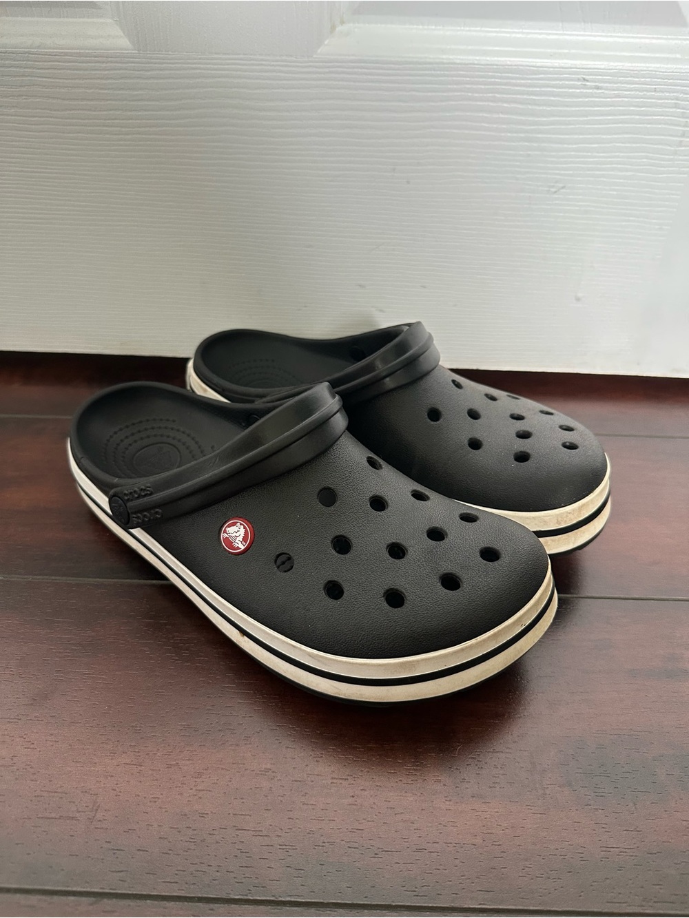Size 10 Crocs Women’s Crocs and Clogs Black White Comfort Slip On Shoes - Picture 2 of 10